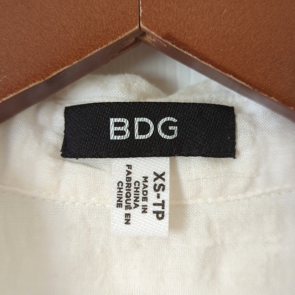 BDG Textured Linen Blend Collared Henley Long Sleeve Tunic Top Ivory Beige XS - Picture 6 of 13